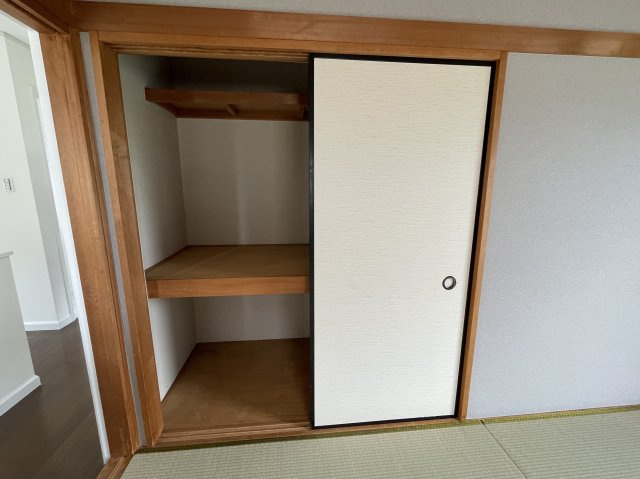 東金市道庭中古戸建の収納|2F和室収納