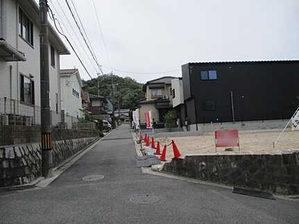 西区己斐大迫１丁目の前面道路含む現地写真