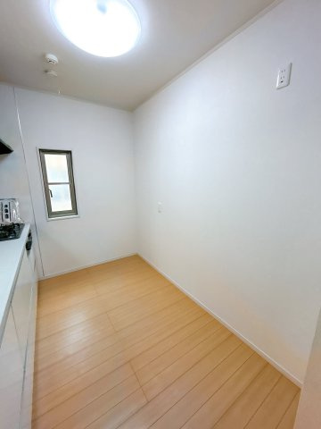 小山市間々田　中古戸建の洋室