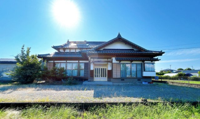 八代郡氷川町野津の中古一戸建の外観|趣のある和風の造りです。