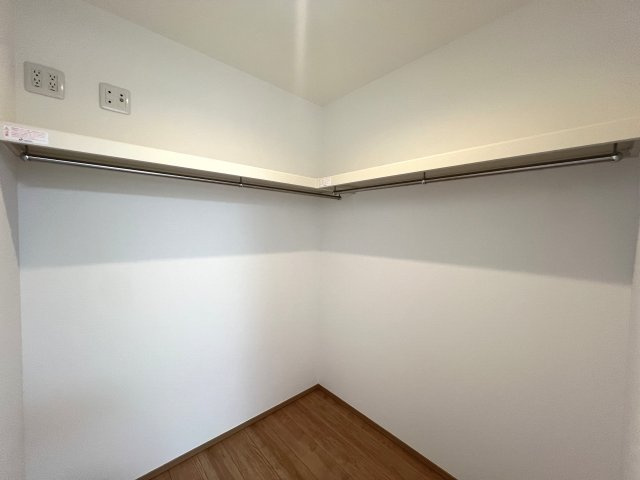 南向きだけど北側も開けていて何より明るい♪全室シャッター付で防犯上も安心！！な新築戸建て　～南区六ッ川2丁目～の収納