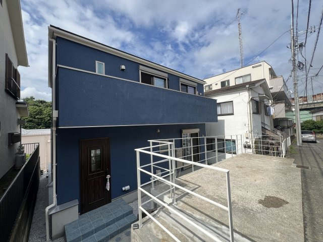 南向きだけど北側も開けていて何より明るい♪全室シャッター付で防犯上も安心！！な新築戸建て　～南区六ッ川2丁目～