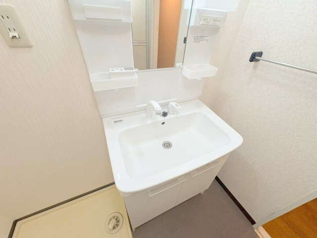 クレセントハイツ今里の洗面所|洗面所です