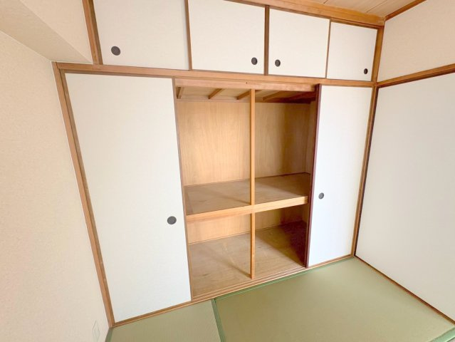クレセントハイツ今里の収納|大きなものも収納できそうです