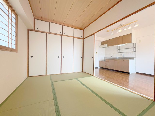 クレセントハイツ今里の和室|和室、ちょっとしたくつろぎスペースにいかがでしょうか