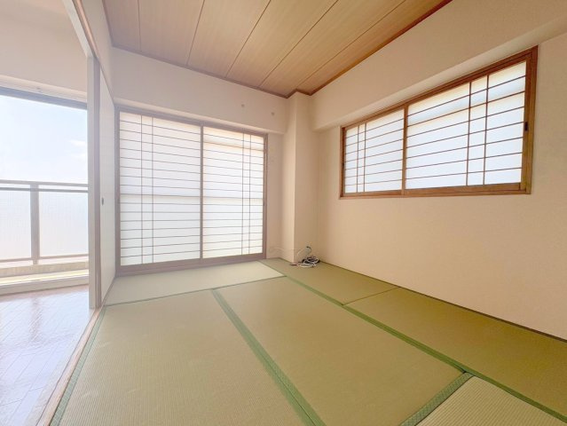 クレセントハイツ今里の和室|日本らしい落ち着いた雰囲気の和室です