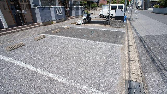 アメニティーハウス白金の駐車場|駐車スペースもあります