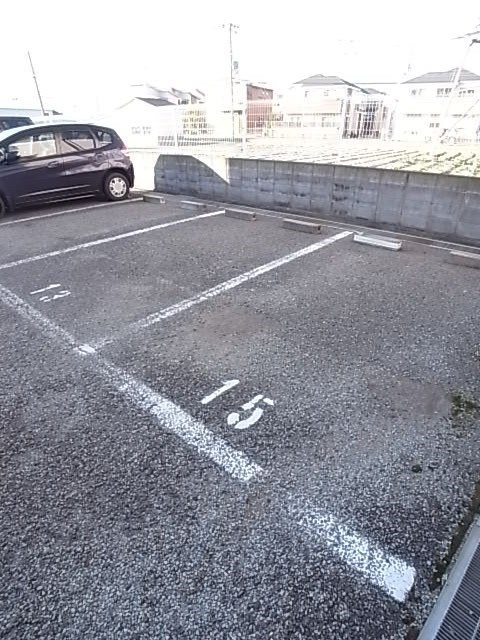 ソリオ北園田の駐車場
