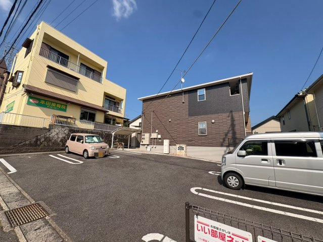 カーサ　フェリーチェⅡの駐車場