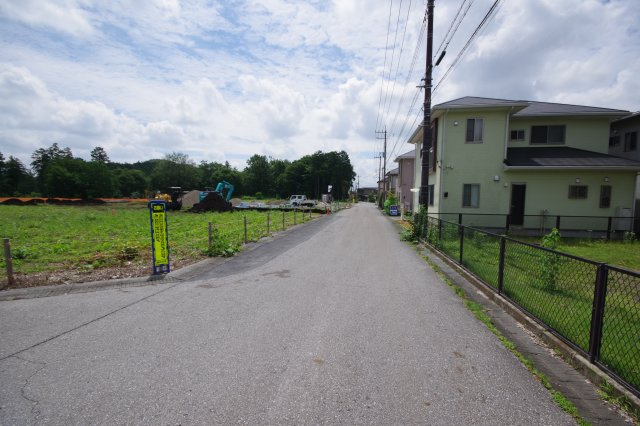 鹿沼市仁神堂町　分譲地　区画⑭の前面道路含む現地写真|分譲地接道