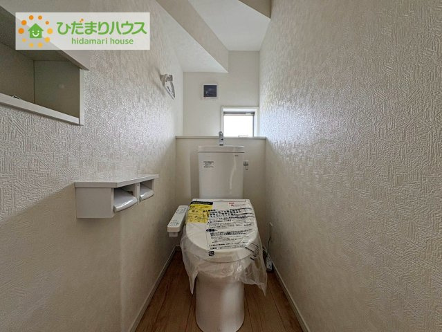 ひたちなか市津田第3　新築戸建　1号棟のトイレ|1・2階にトイレあり。階段を降りなくてもいいので、高齢者の方も優しい☆彡
