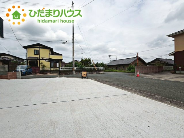 いわき市平赤井比良3丁目　新築戸建の駐車場|マイホームなら駐車場代がかかりません。しかも、自宅の駐車場で洗車ができます！今までコイン洗車に行っていた手間も省けて、節約にもつながります(^^♪