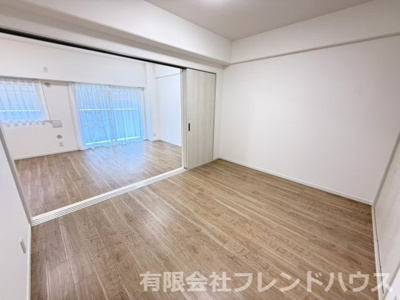 【洋室】 | 藤和ハイタウン庚午 | 6.4帖