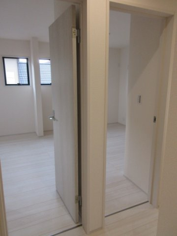 【仲介手数料無料】新築戸建　深谷市見晴町4-60（全1棟）の洋室