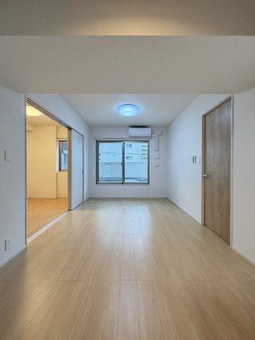 OSAKA CASTEL SHIRAHAMA PREMIERの居間・リビング