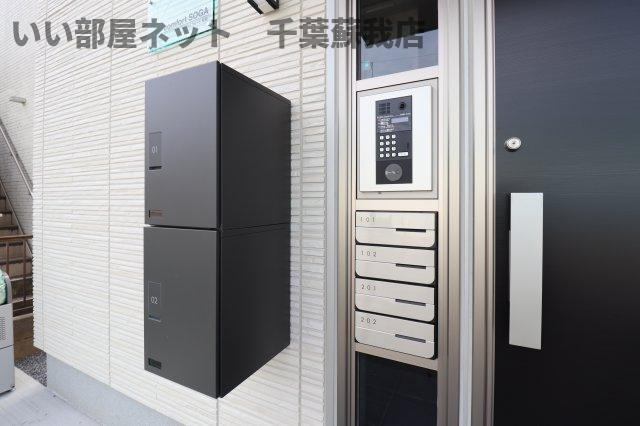 カムフォート蘇我のロビー|宅配ボックスがあると、自分の時間を有効活用できますね！