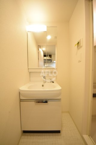プレサンス谷町九丁目ディセオの独立洗面台|プレサンス谷町九丁目ディセオ　独立洗面台