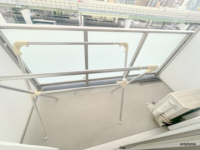エスリードコート難波ウエスト　仲介手数料無料のバルコニー