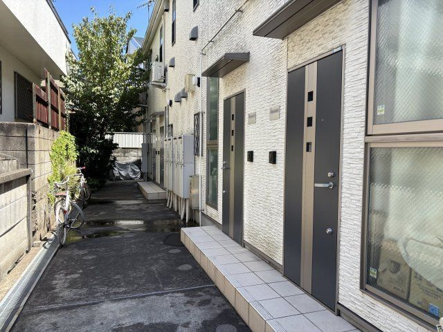ベルーガ下北沢のエントランス