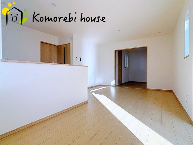 さいたま市見沼区堀崎町1159番　新築一戸建て　ハートフルタウン　Aの居間・リビング|26.10.11　撮影済み