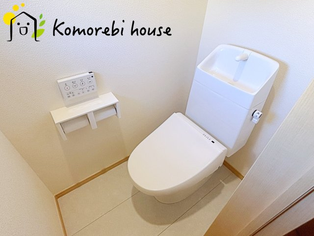さいたま市見沼区堀崎町1159番　新築一戸建て　ハートフルタウン　Aのトイレ|26.10.11　撮影済み