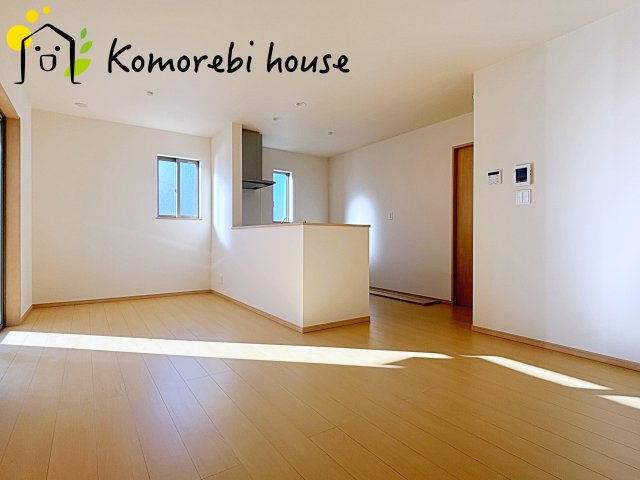 さいたま市見沼区堀崎町1159番　新築一戸建て　ハートフルタウン　Aの居間・リビング|26.10.11　撮影済み