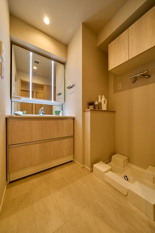 カーム・デイズ吾妻橋　3階　角　部屋　リ　ノベーションの独立洗面台