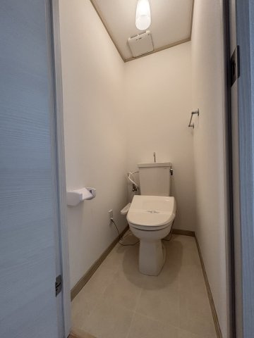 筑紫野市針摺中央２丁目の賃貸マンションのトイレ