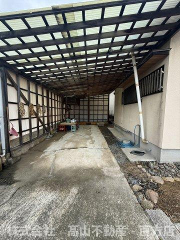 感田戸建ての駐車場