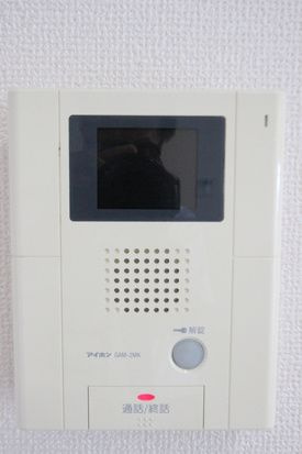 アーバンコート入場のセキュリティ|モニター付きインターホン
