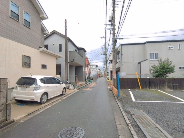 【前面道路含む現地写真】 | 新築戸建／ふじみ野市鶴ケ舞１丁目（全1棟） | 外構（撮影：'26/09/30）
