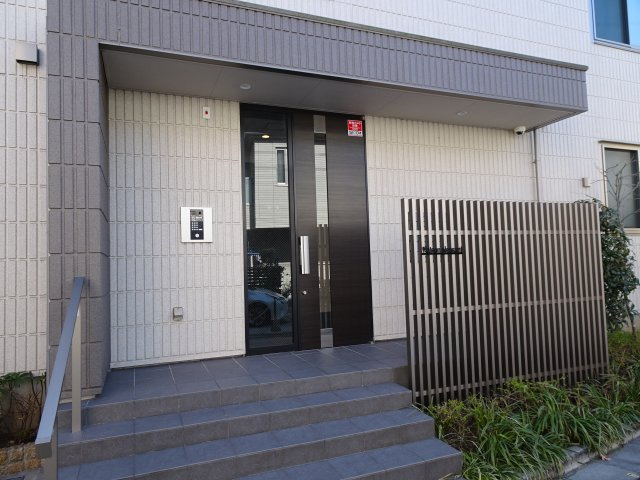メゾン　プレゾンのエントランス