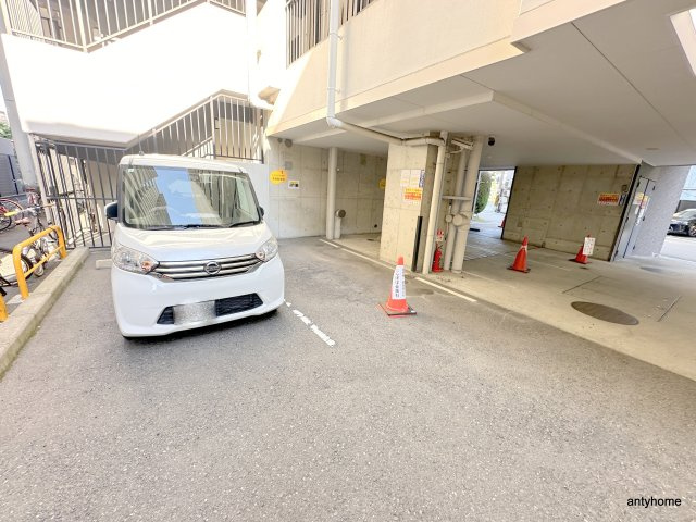KDXレジデンス難波南　仲介手数料無料の駐車場