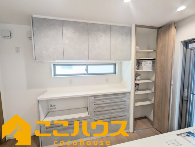 ガーデンアレイ沖縄市大里II期　中古戸建て　1号棟の収納|機能性に優れたキッチン