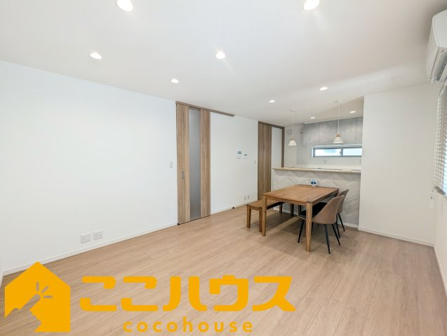 ガーデンアレイ沖縄市大里II期　中古戸建て　1号棟のキッチン|LDK15.0帖