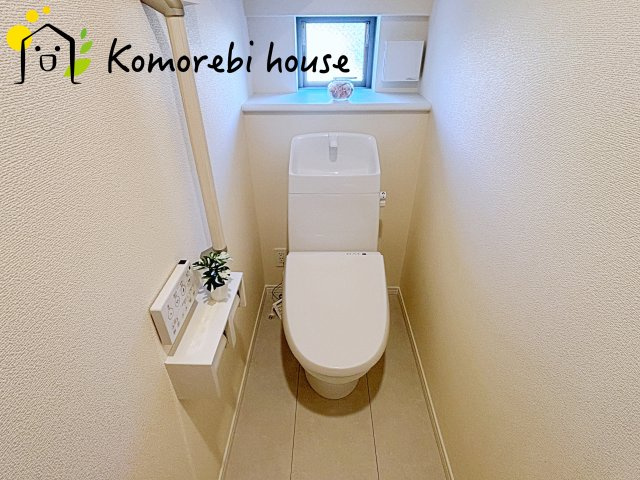 さいたま市見沼区堀崎町1159番　新築一戸建て　ハートフルタウン　Bのトイレ|26.10.11　撮影済み