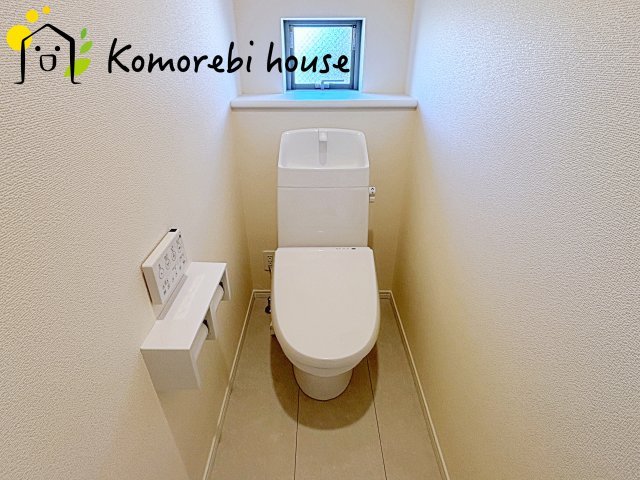 さいたま市見沼区堀崎町1159番　新築一戸建て　ハートフルタウン　Bのトイレ|26.10.11　撮影済み