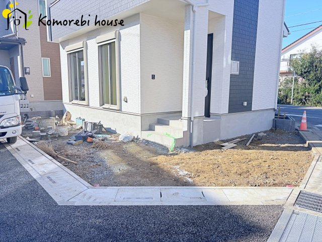 さいたま市見沼区堀崎町1159番　新築一戸建て　ハートフルタウン　Bの駐車場|26.10.11　撮影済み