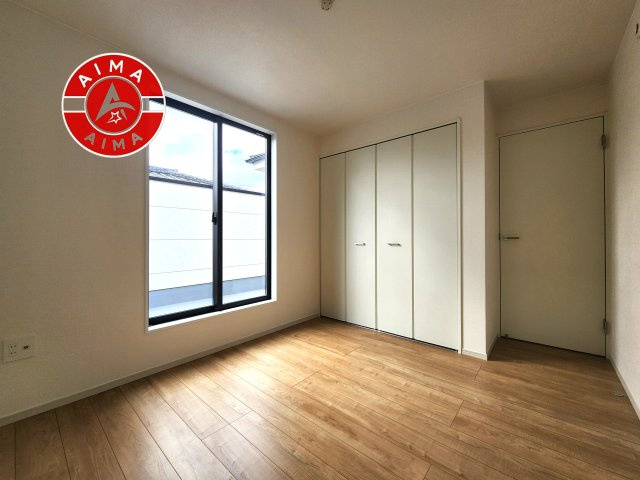福岡市西区石丸3丁目第3-2棟（1号棟）の内観：施工例|採光良好な洋室は全居室、複層ガラスの遮熱効果と断熱効果で、一年中快適に過ごせます。