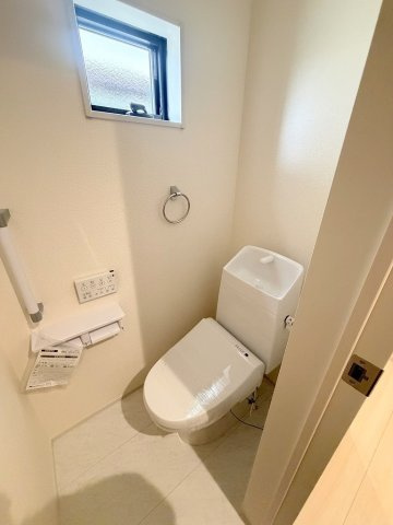 三郷市高州1丁目　新築戸建　全1棟のトイレ|同施工会社の参考写真になります。