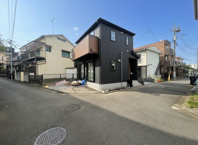 八王子市万町第１期の前面道路含む現地写真