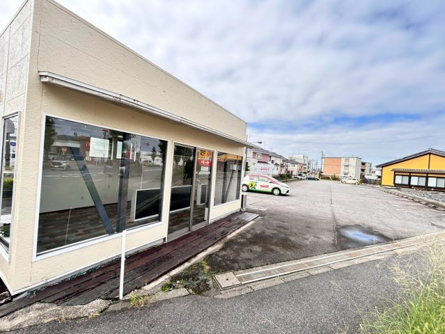 横山町貸店舗の駐車場