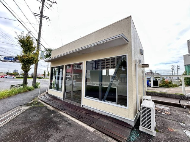 横山町貸店舗の外観