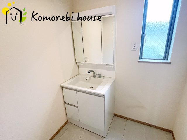 さいたま市見沼区堀崎町1159番　新築一戸建て　ハートフルタウン　Dの独立洗面台|26.9.11