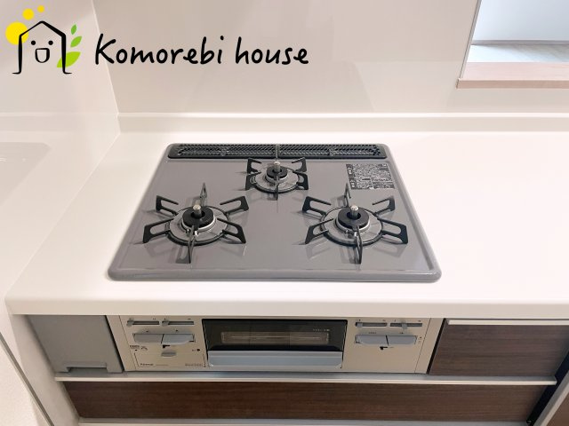 さいたま市見沼区堀崎町1159番　新築一戸建て　ハートフルタウン　Dのキッチン|26.9.11