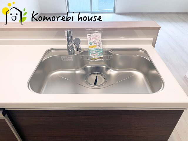 さいたま市見沼区堀崎町1159番　新築一戸建て　ハートフルタウン　Dのキッチン|26.9.11