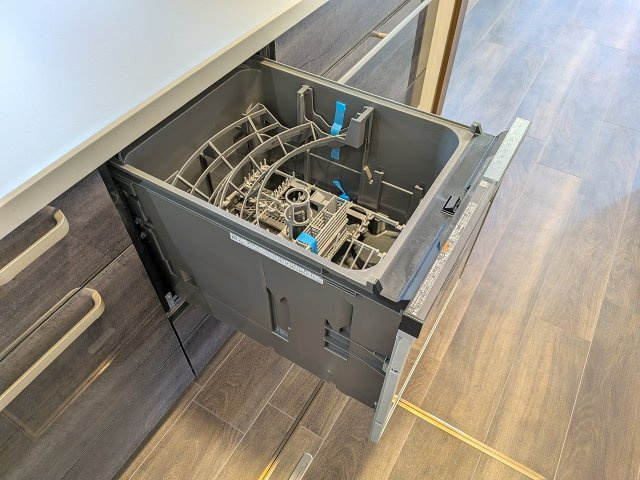 八王子市　絹ケ丘　中古戸建てのキッチン|～食洗機付き　食事後の食器洗いはお任せ、家族でゆっくりとくつろげます～