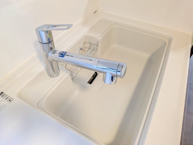 八王子市　絹ケ丘　中古戸建てのキッチン|～浄水器付き　安心安全なお水をお手軽に～