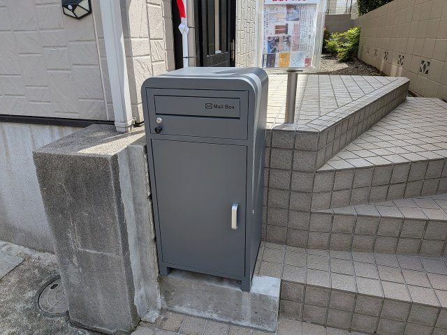 八王子市　絹ケ丘　中古戸建ての設備|～不在時の荷物受け取りに大変便利な宅配BOX～