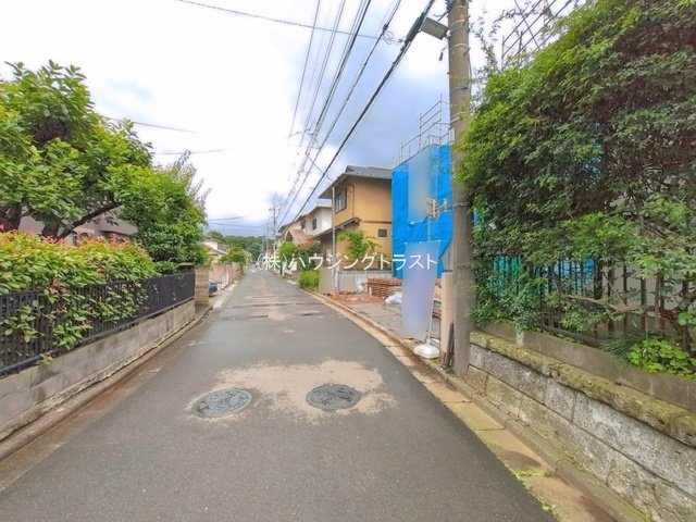 仲介手数料無料　ハートフルタウン所沢中新井15期・全2棟の前面道路含む現地写真